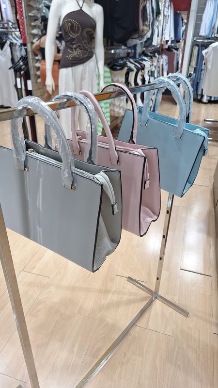 BORSA IN ECOPELLE RIGIDA