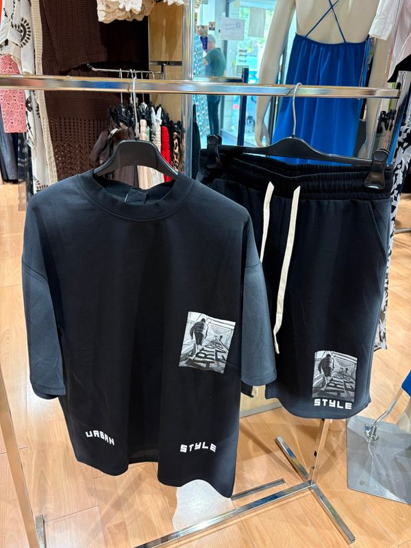 COMPLETO UOMO T-SHIRT E BERMUDA CON STAMPA