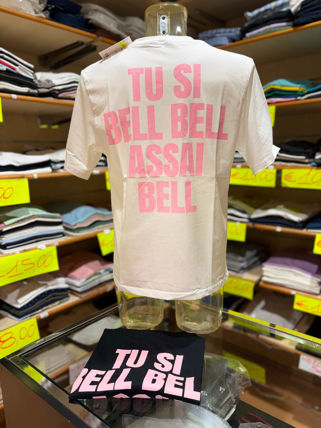 T-SHIRT UOMO CON SCRITTA “ TU SI BELL BELL ASSAI BELL ”