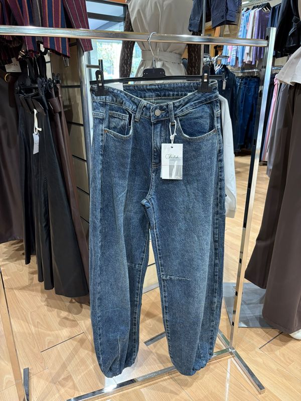 JEANS CON ELASTICO ALLA CAVIGLIA