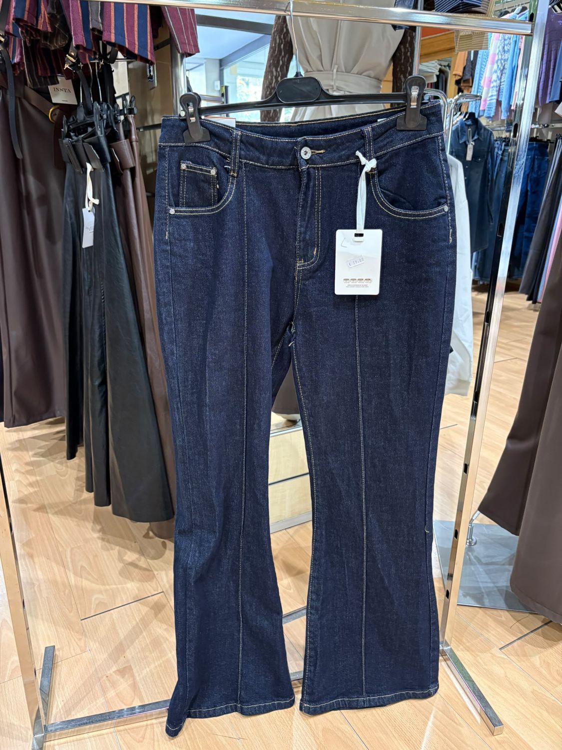 JEANS MODELLO TROMBETTA