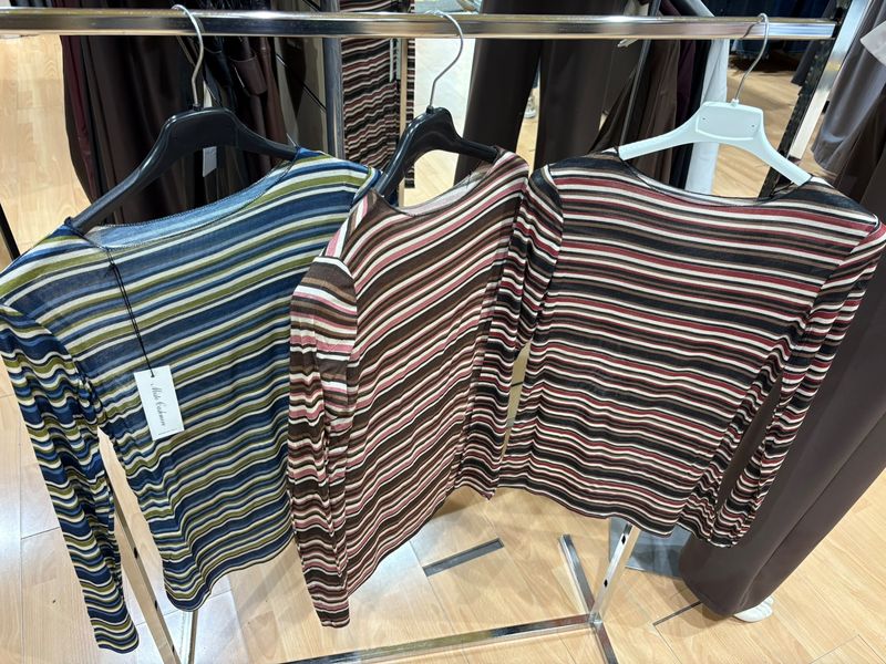 MAGLIA RASATA A RIGHE