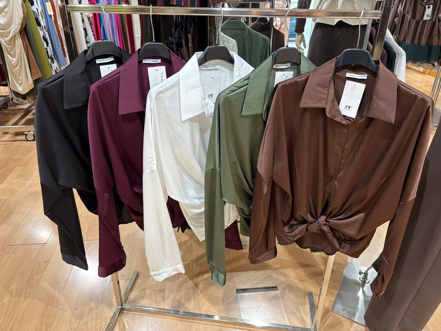 CAMICIA EFFETTO SETA CON NODO FRONTALE