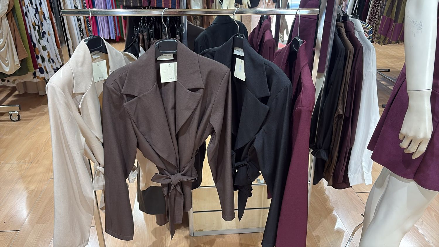 BLAZER CON CINTA IN VITA