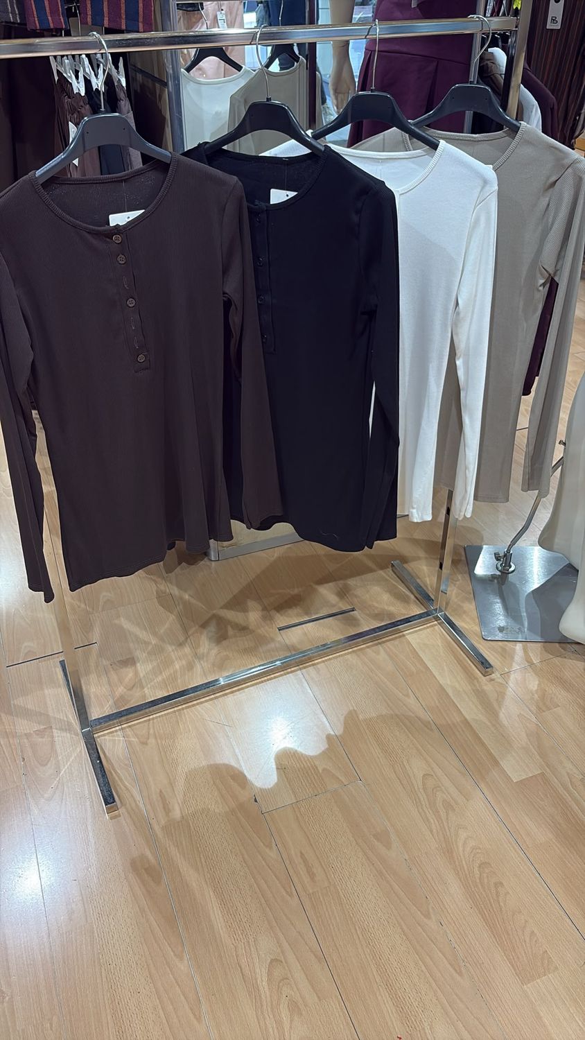 T-SHIRT MANICA LUNGA A COSTINE CON BOTTONI