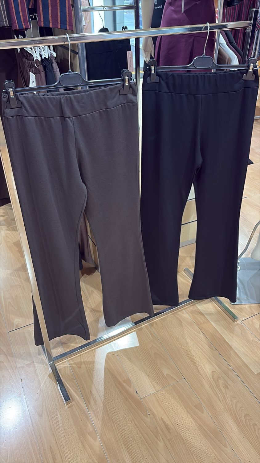 PANTALONE ELASTICIZZATO A ZAMPA
