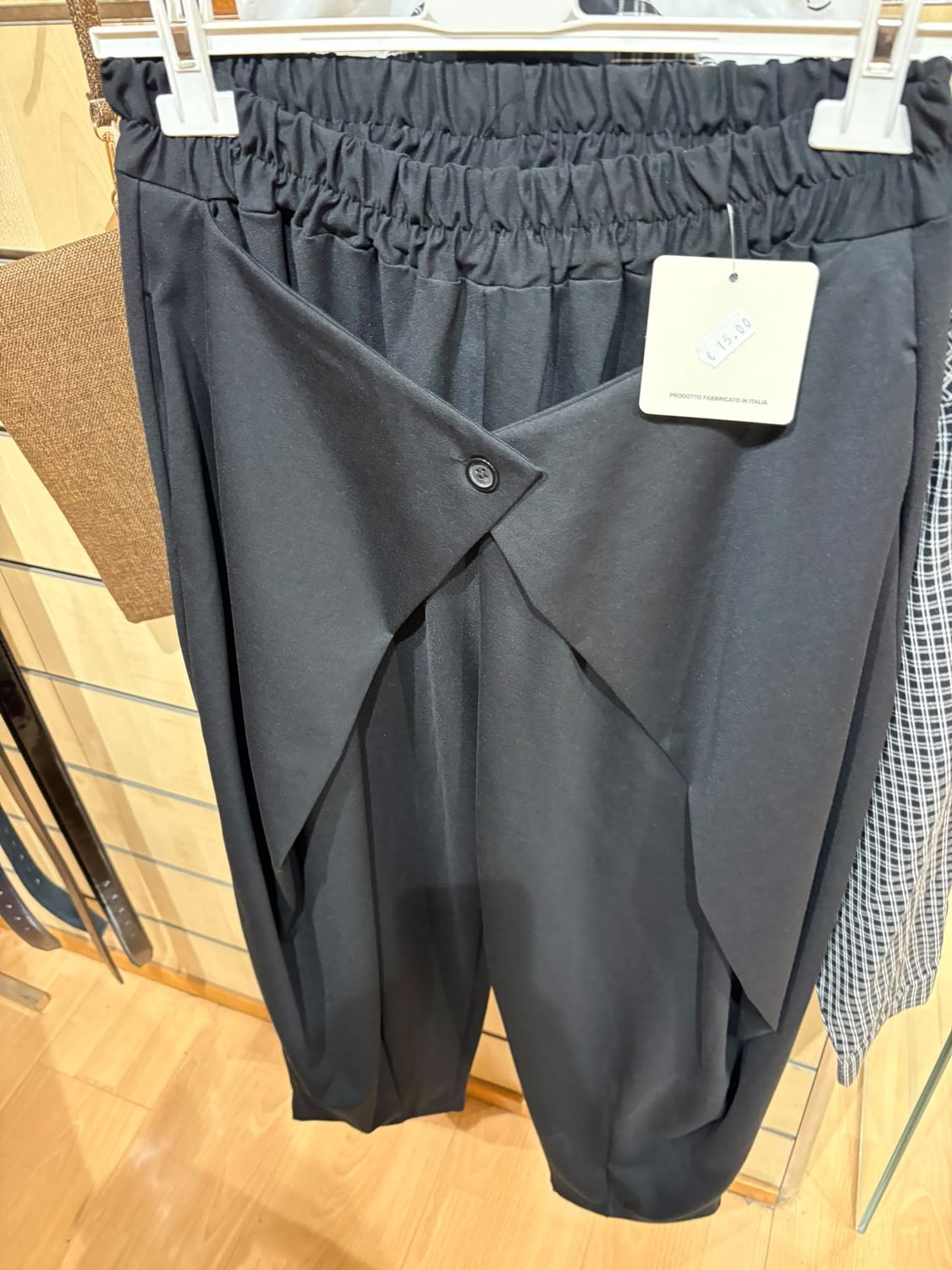 PANTALONE MORBIDO CON DETTAGLIO INCROCIATO