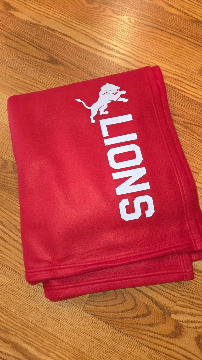 Ready to Ship- Blanket- Red Lions