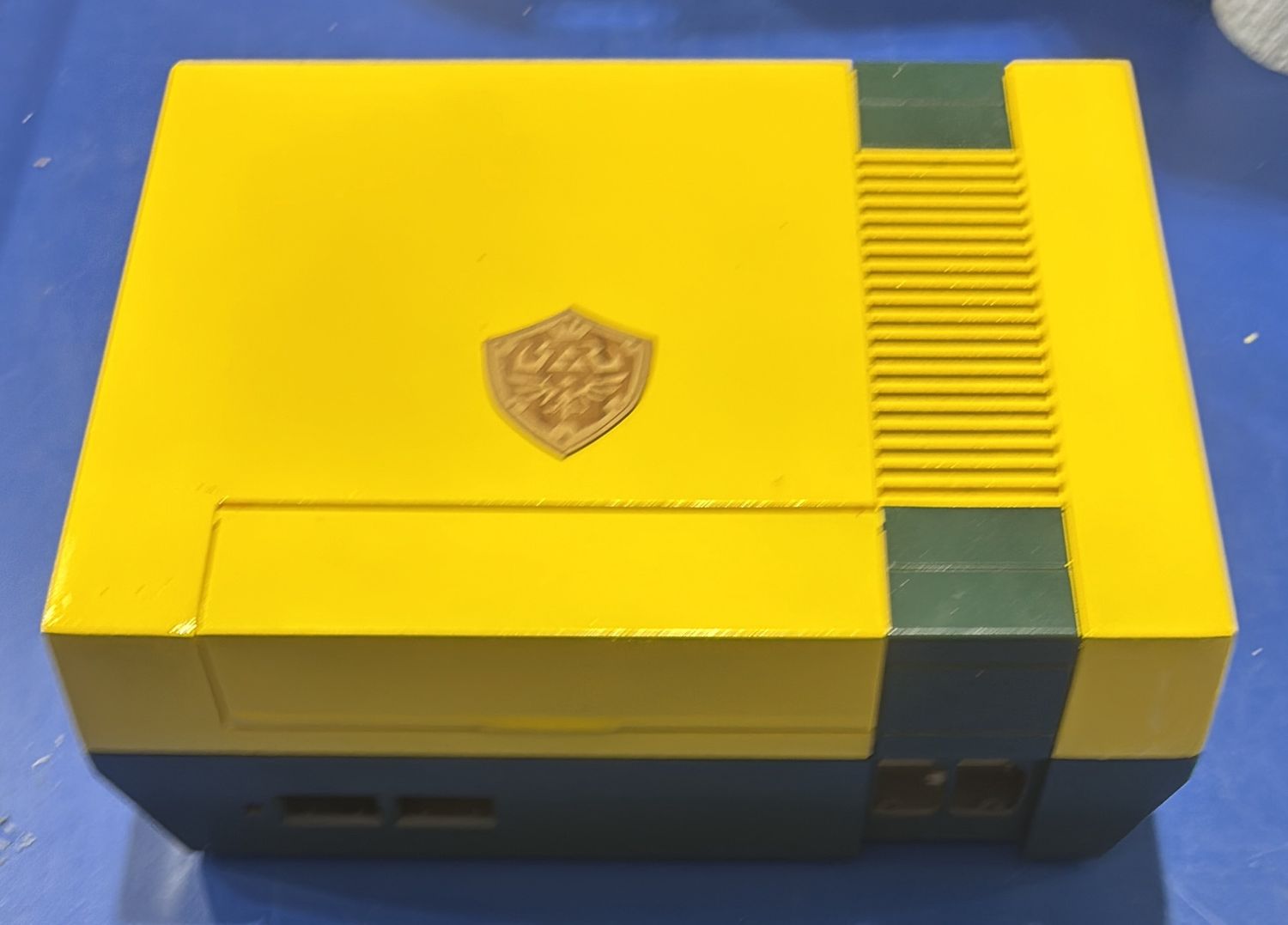 Nintendo NES Shell only painted 6660