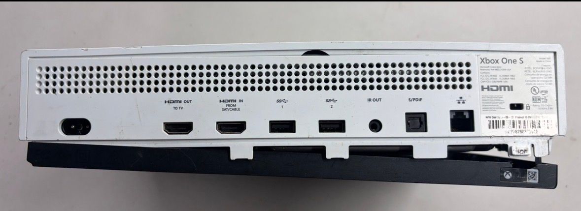 Xbox One S 3616 broken