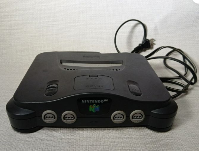 Nintendo 64 N64 NUS-001 (USA) 1996 Console Only Turns On, Untested
