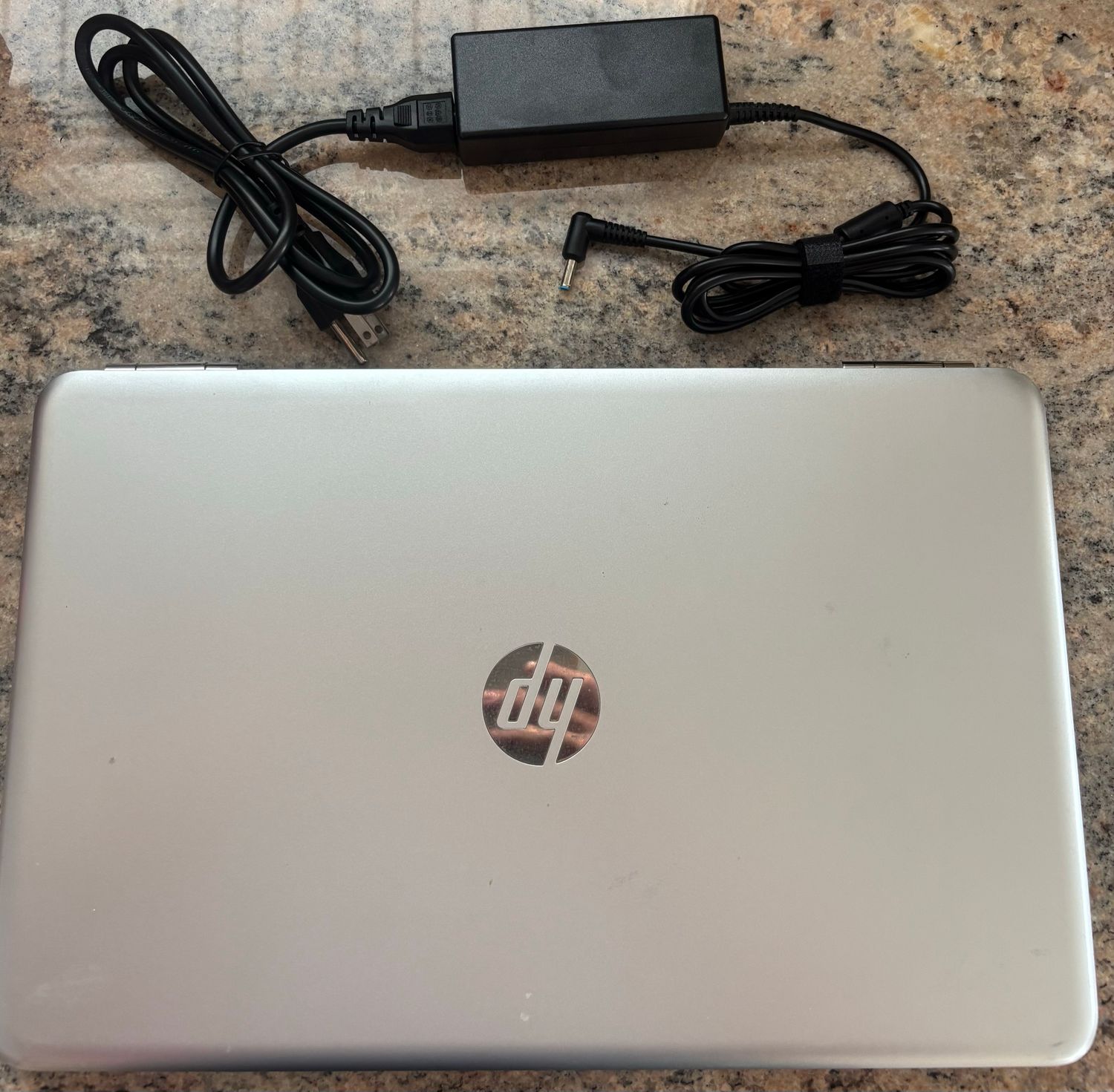 HP Pavilion 15.6” Touchscreen Laptop 15-au123cl