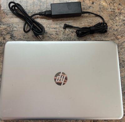HP Pavilion 15.6” Touchscreen Laptop 15-au123cl