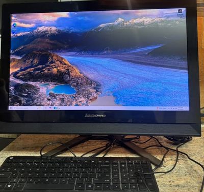 Lenovo C40-05 21.5” All-in-One PC – Windows 10 – 500GB