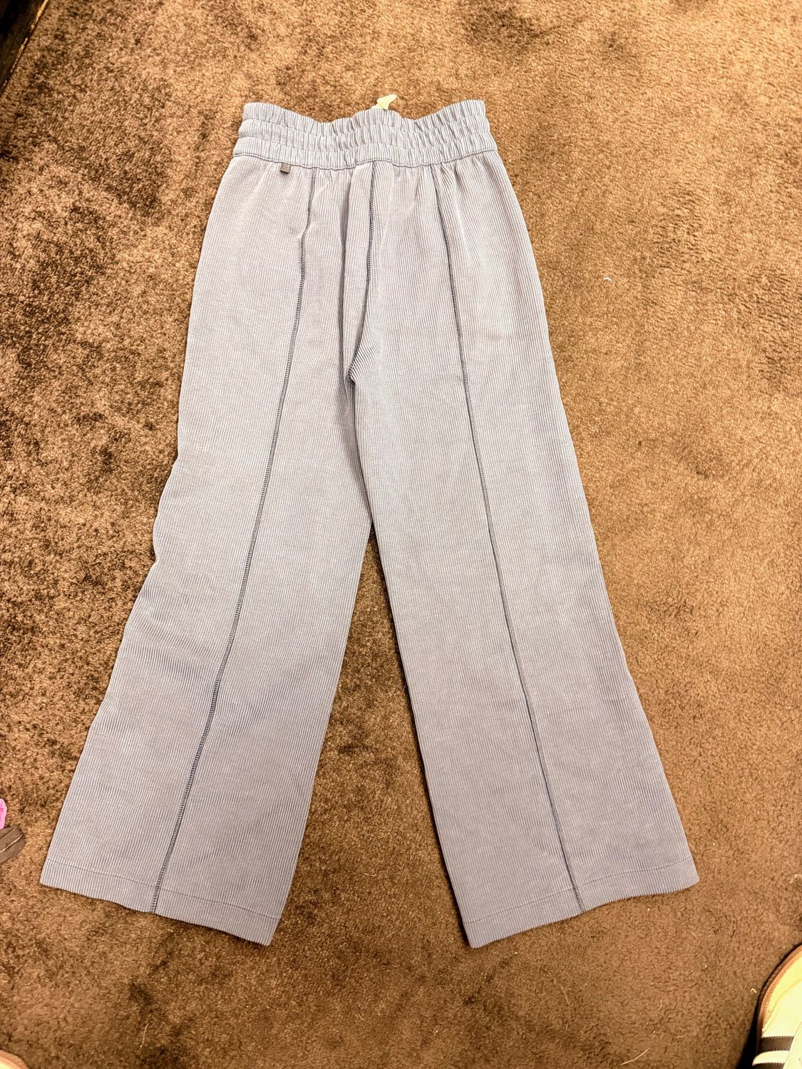 Luluemon Ribbed Softstreme Mid-Rise Wide-Leg Cropped Pant - Size 2, Size: 2