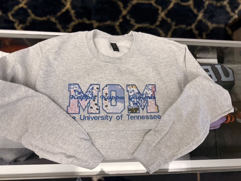 Kappa Kappa Gamma MOM appliqué Sweatshirt/T-shirt