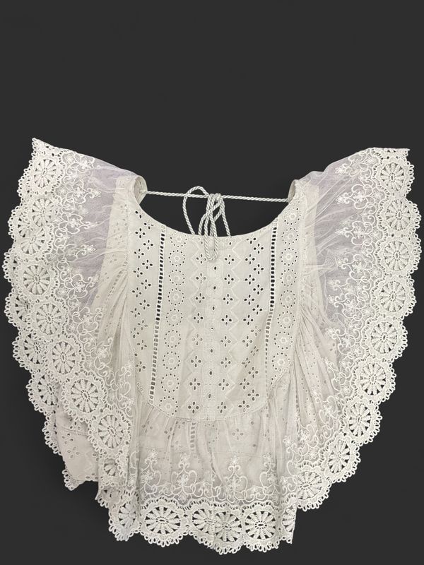 Altar’d State Lace Eyelet Boho Crop Top | XS | Cream Crochet Flutter Sleeve