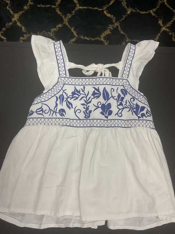SHEIN White &amp; Blue Embroidered Babydoll Top | XS | Boho Cottagecore Tank