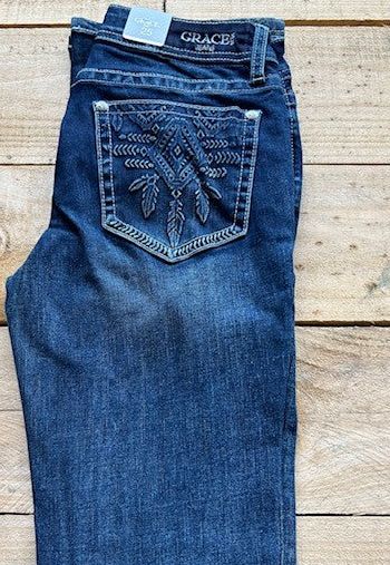 Diamond Feather Embossed Grace In La