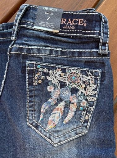 Girls Grace in La Feather, Size: 7