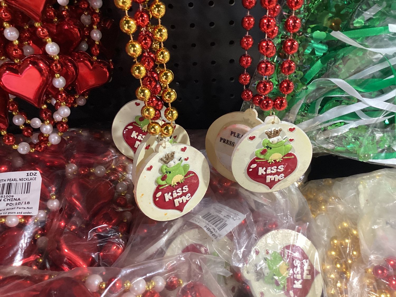 42" 12mm MOT Bead with 3" LED Kiss Me Frog Medallion single