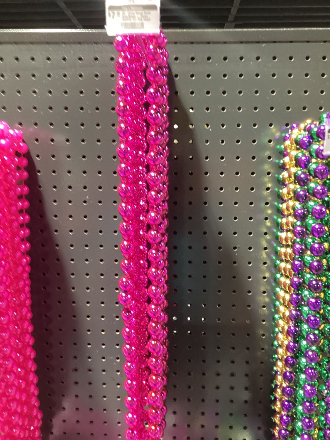 48" 18mm Round Mardi Gras Beads - Dozen Metallic Hot Pink single