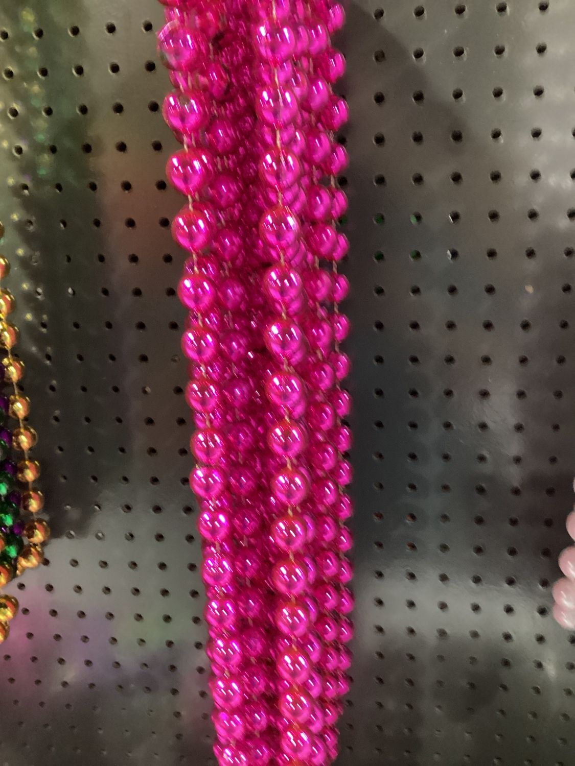 48" 20mm Round Mardi Gras Beads - Dozen Metallic Hot Pink single