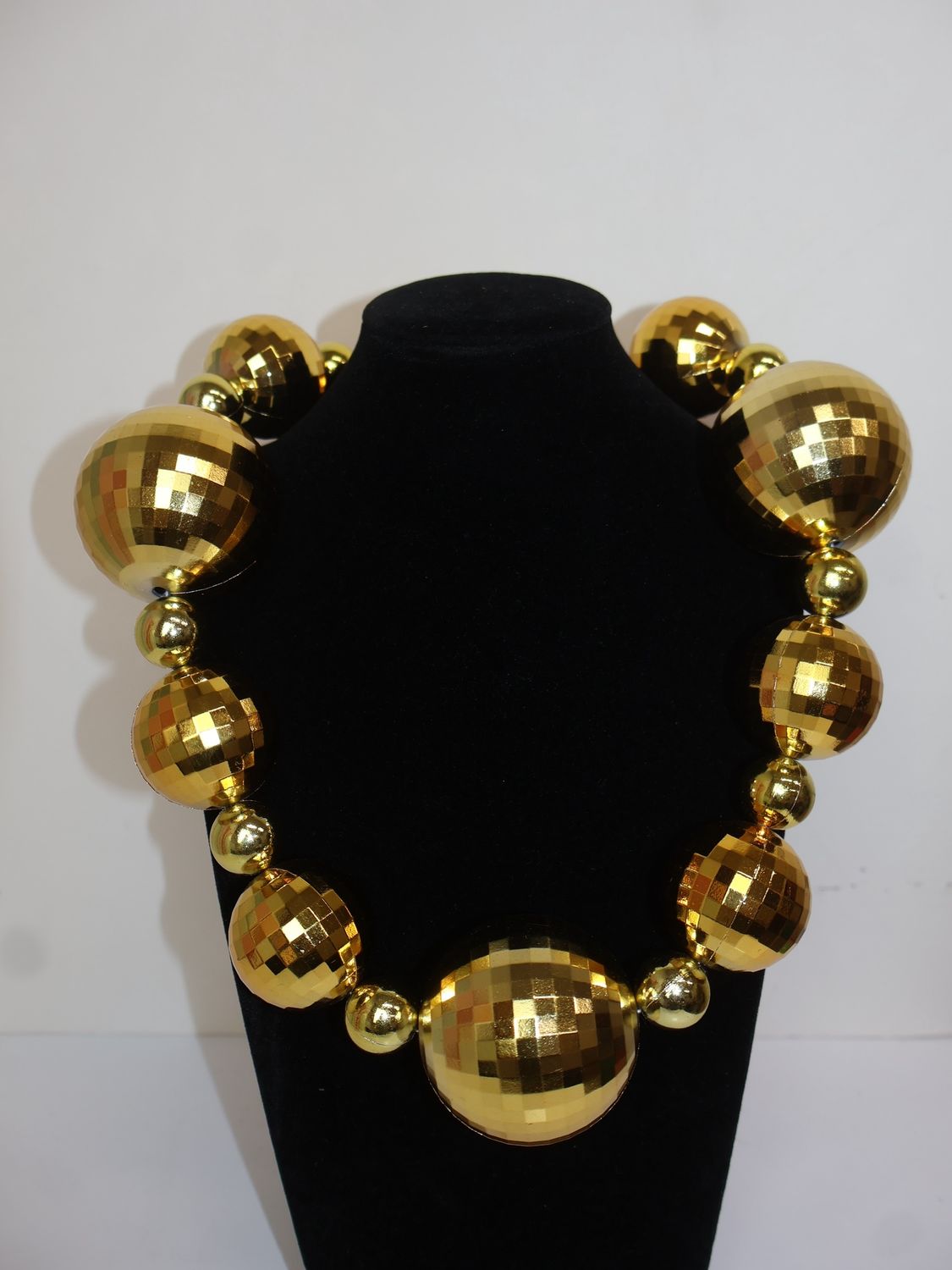 44" 20/40/60mm Gold Globe Necklace single