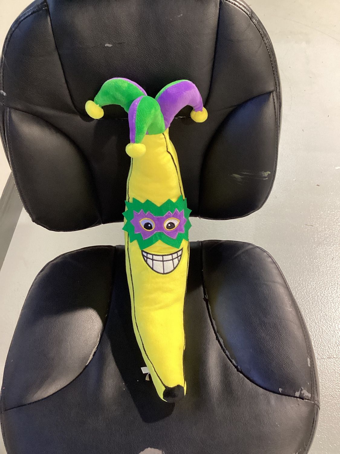 18" Mardi Gras Banana (Each)