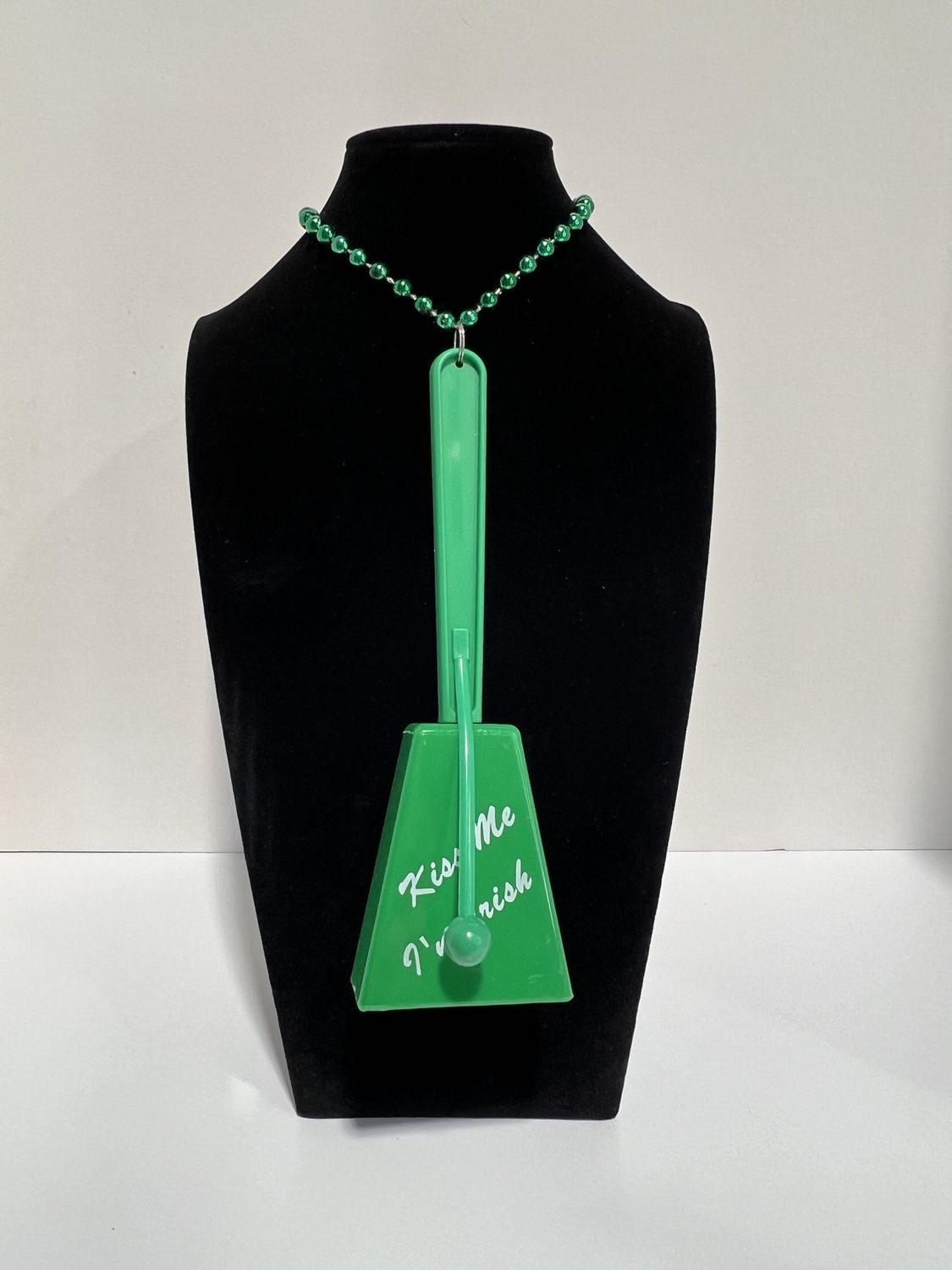 33&quot; 7.5mm Kiss Me Im Irish Noisemaker single