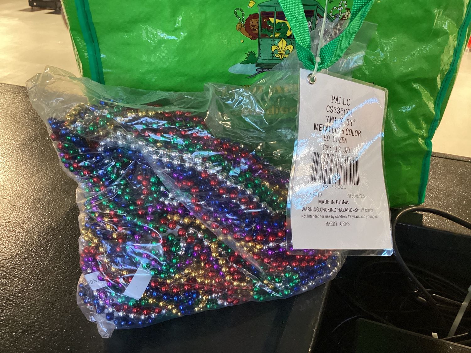 33" 7mm Round Metallic 6 Color Mardi Gras Beads - Case (60 Dozen)