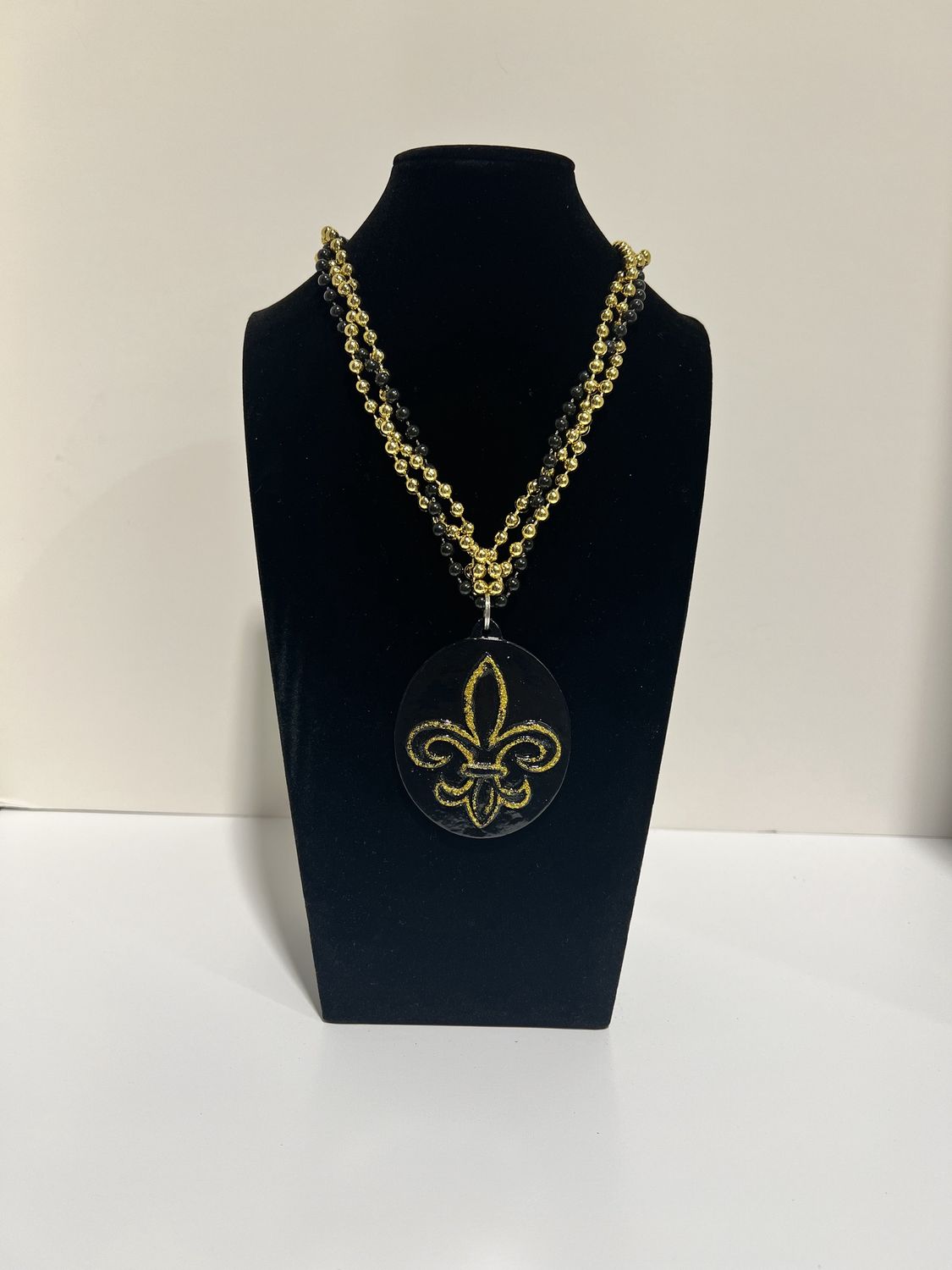 36" Black and Gold Braided Chain with A Fleur de Lis Glitter Medallion (Dozen)