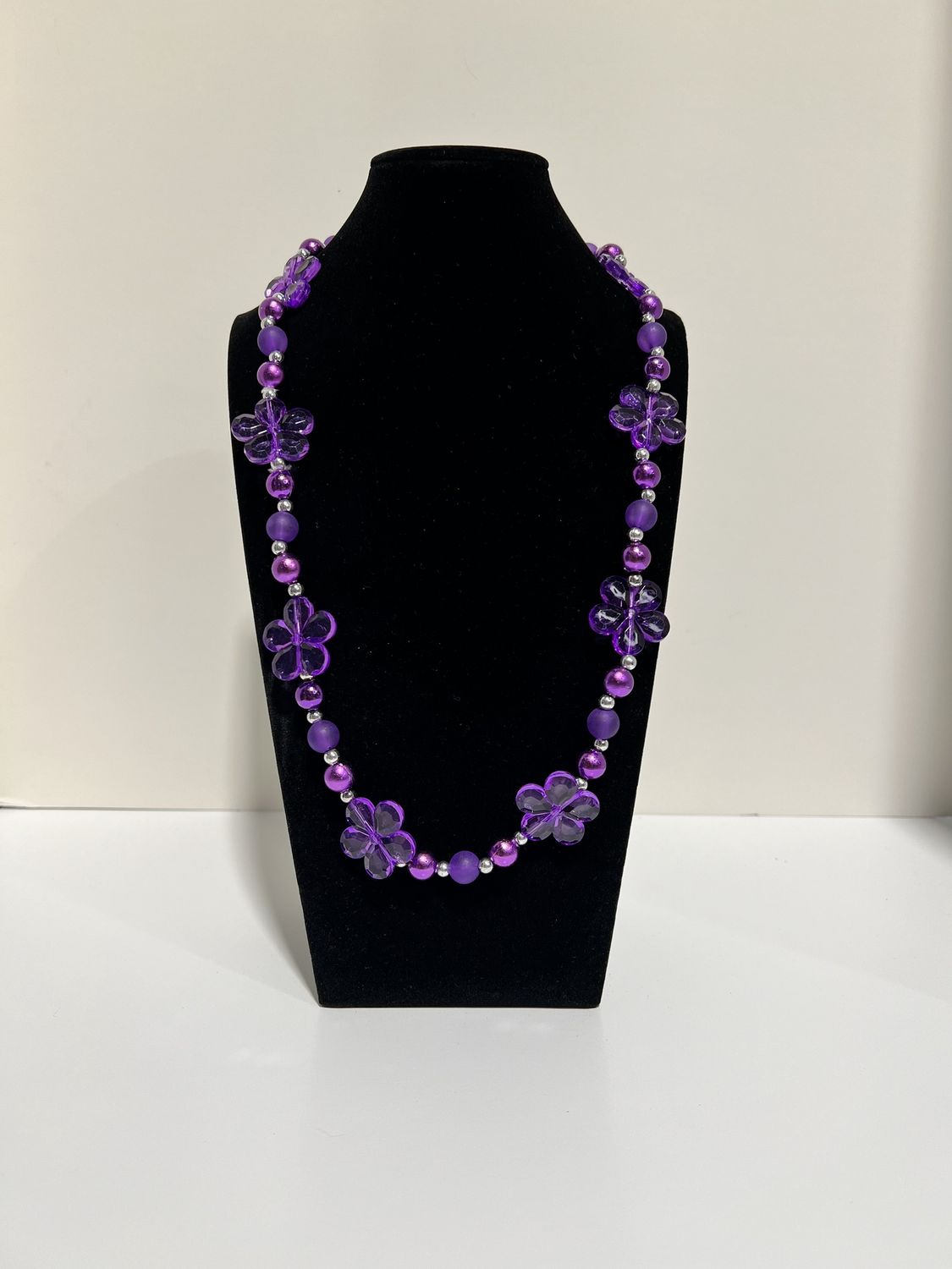 38" Acrylic Purple Daisy Bead Necklace single