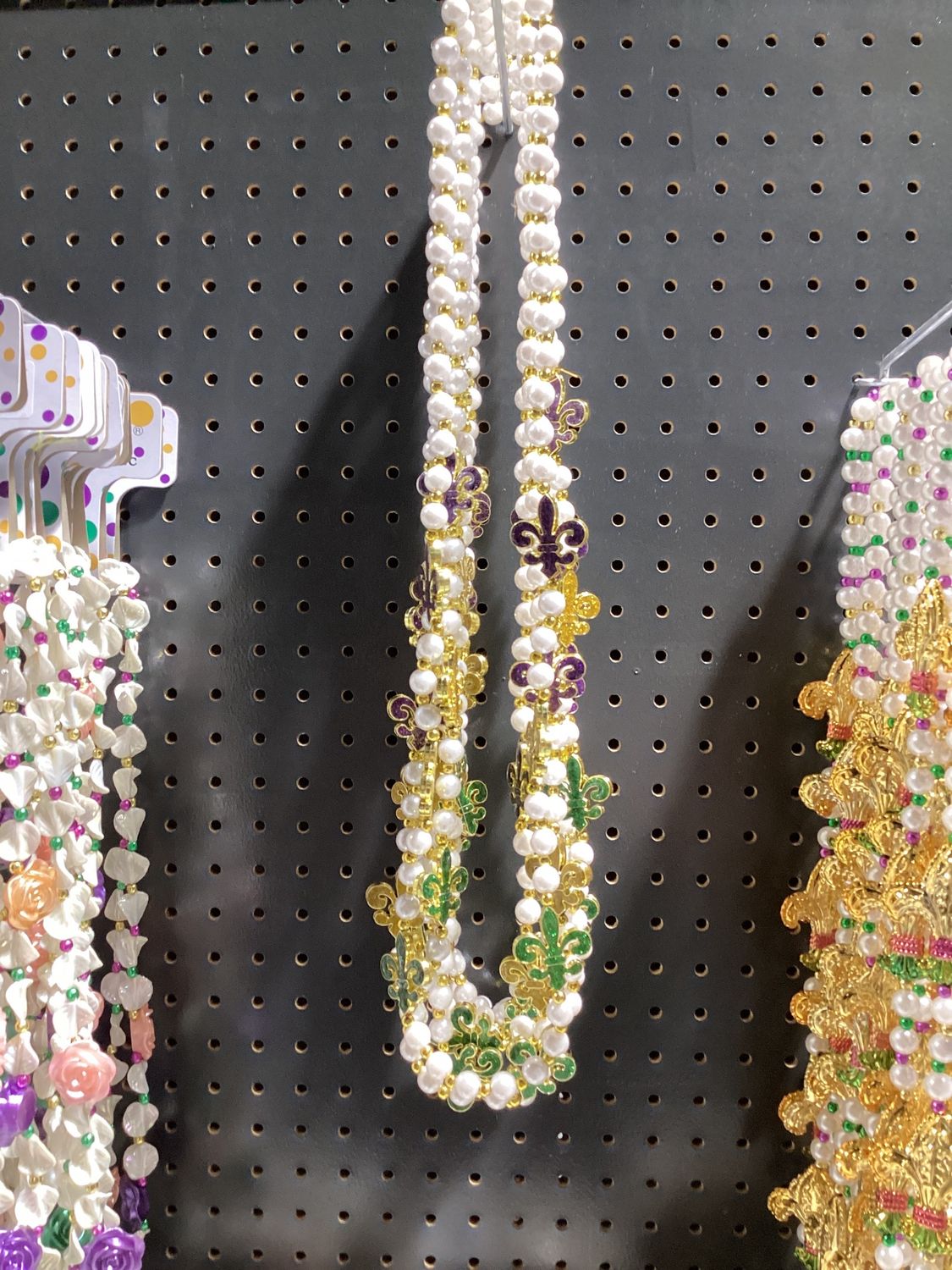 40" Purple, Green and Gold Glitter Fleur de Lis Pearl Necklace single
