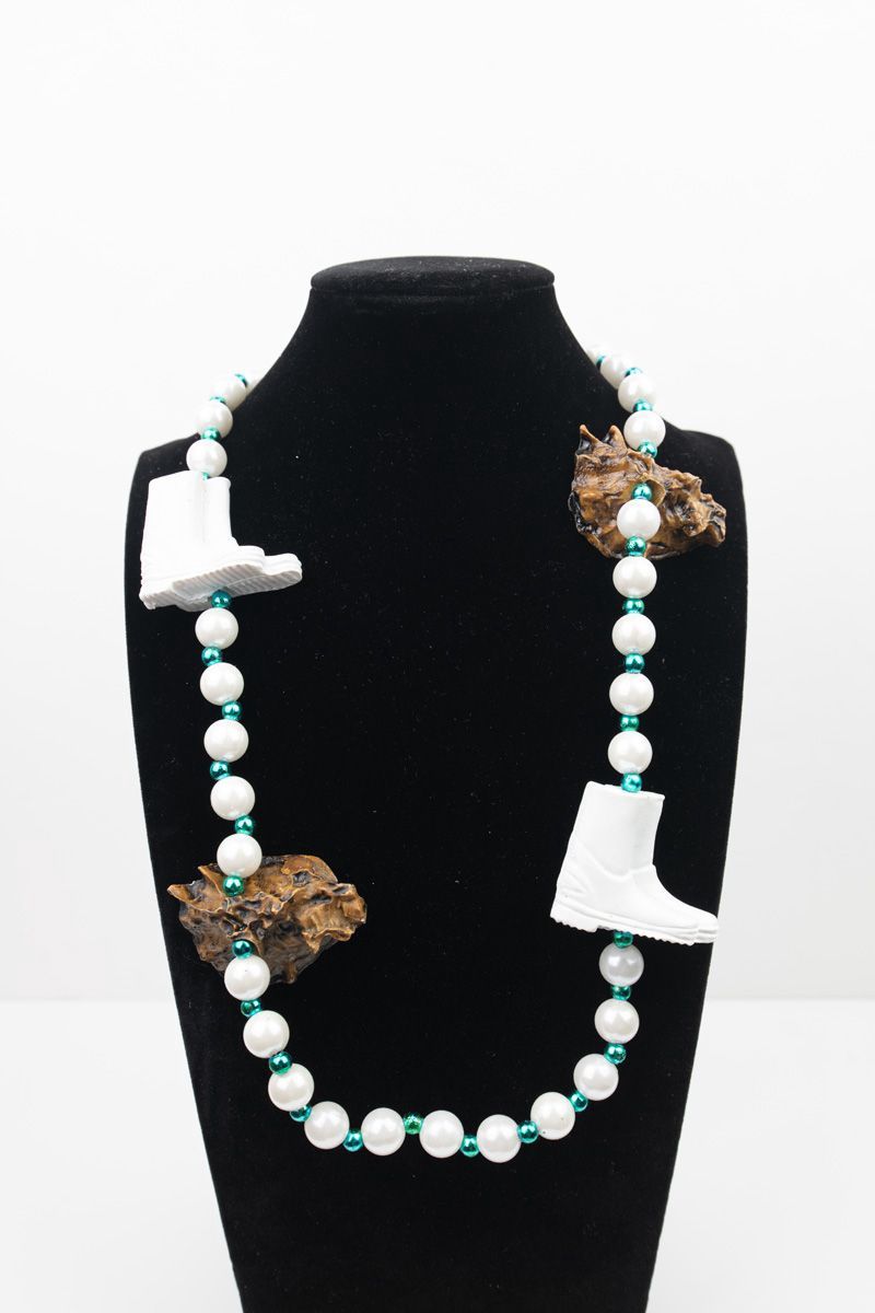 48" 12mm Pearl White Beads with Boots and Oysters single