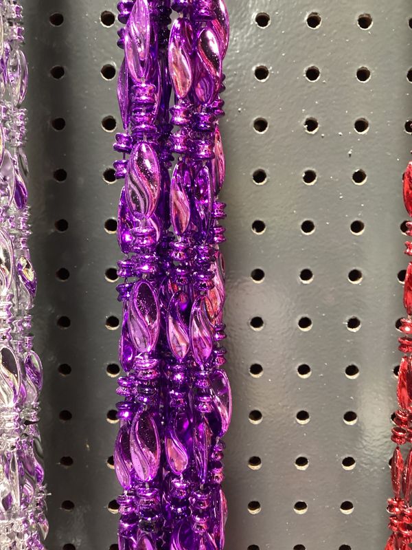 48&quot; Swirl Mardi Gras Beads - Dozen Metallic Purple single