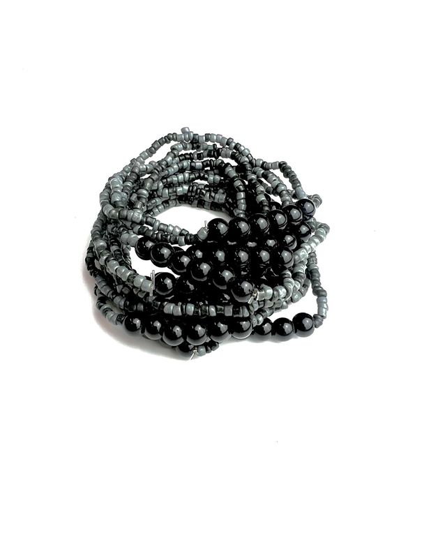 7.5&quot; Black and Grey Glass Bead Bracelet (Dozen)