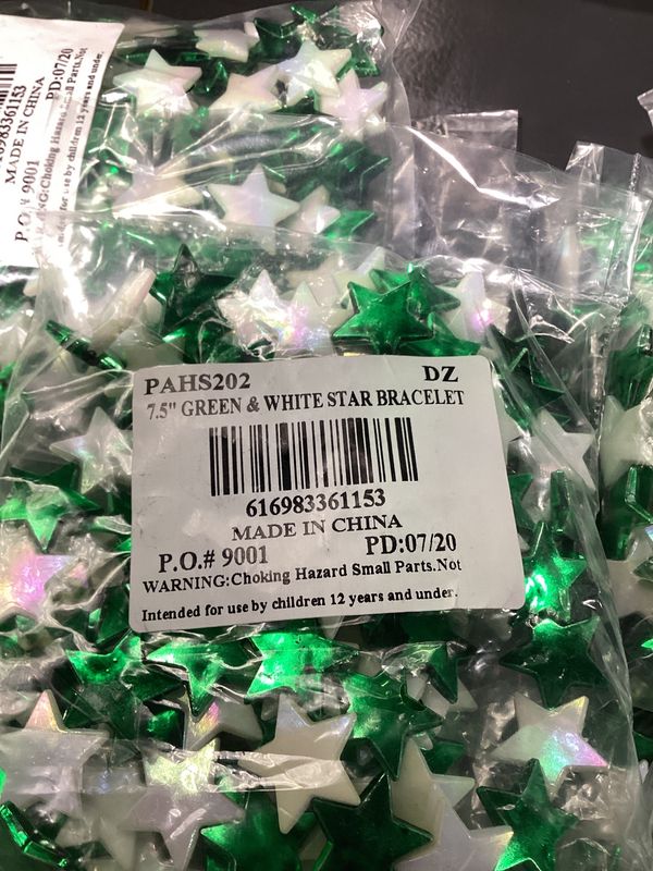 7.5&quot; Green and White Star Bracelet (Dozen)
