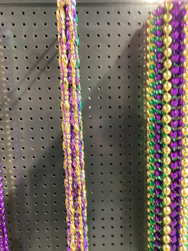 60&quot; Swirl Metallic Purple, Gold and Green Mardi Gras Beads - 25 Dozen single