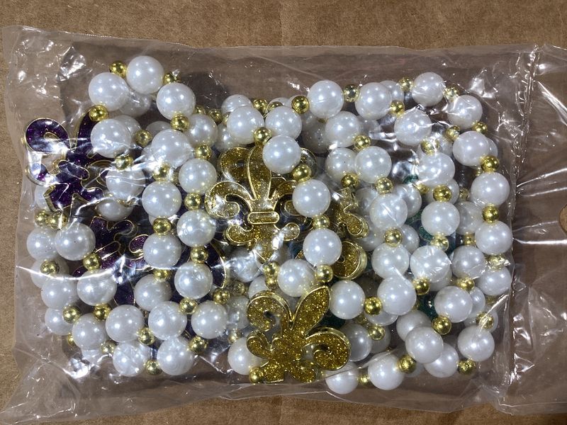 7&quot; Purple, Green and Gold Glitter Fleur de Lis Pearl Bracelet (Dozen)