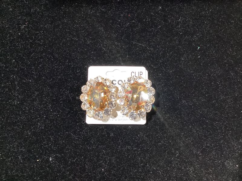 91860_Gold/Topaz, oval accent rhinestone clip on earring