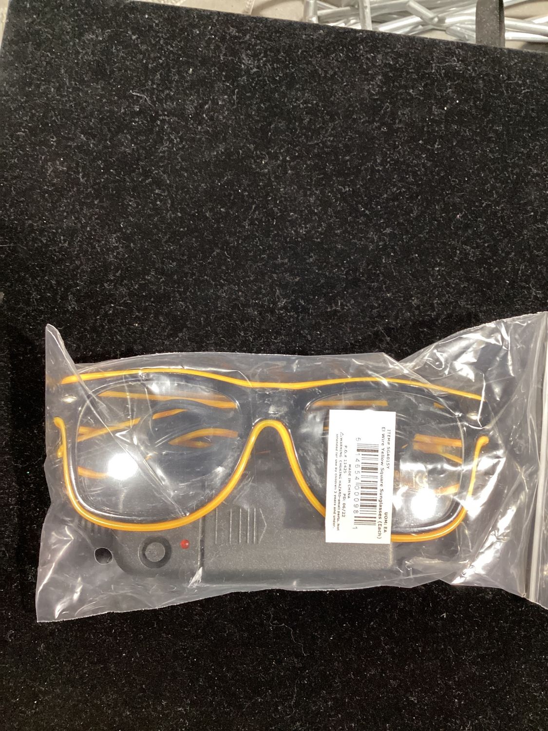 El Wire Yellow Square Sunglasses (Each)