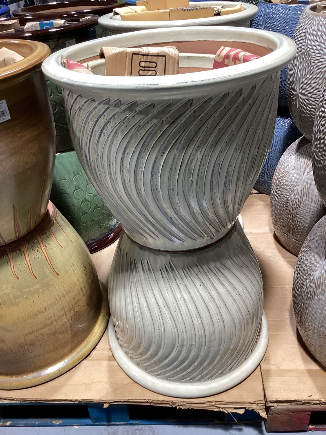 Garden Pot with Swirls, L 12.5&quot;x15.75&quot;, Beige