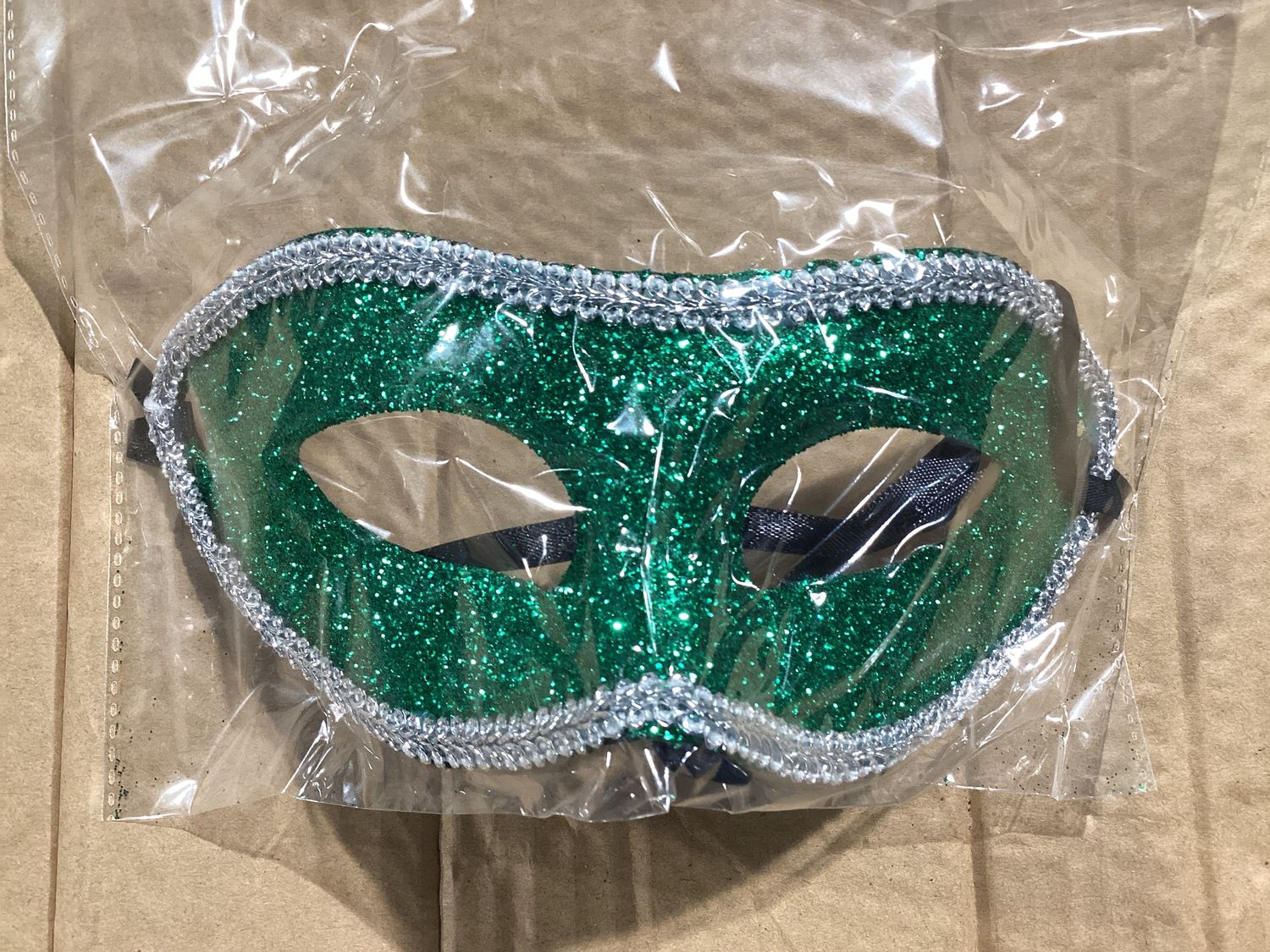 Glittered Green Mask with Silver Trim and Ribbon Tie (Each)