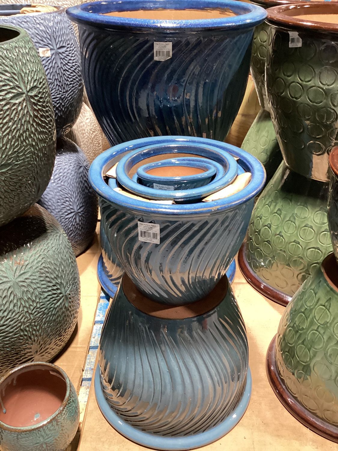 Garden Pot with Swirls, XL 17&quot;x18&quot;, Blue