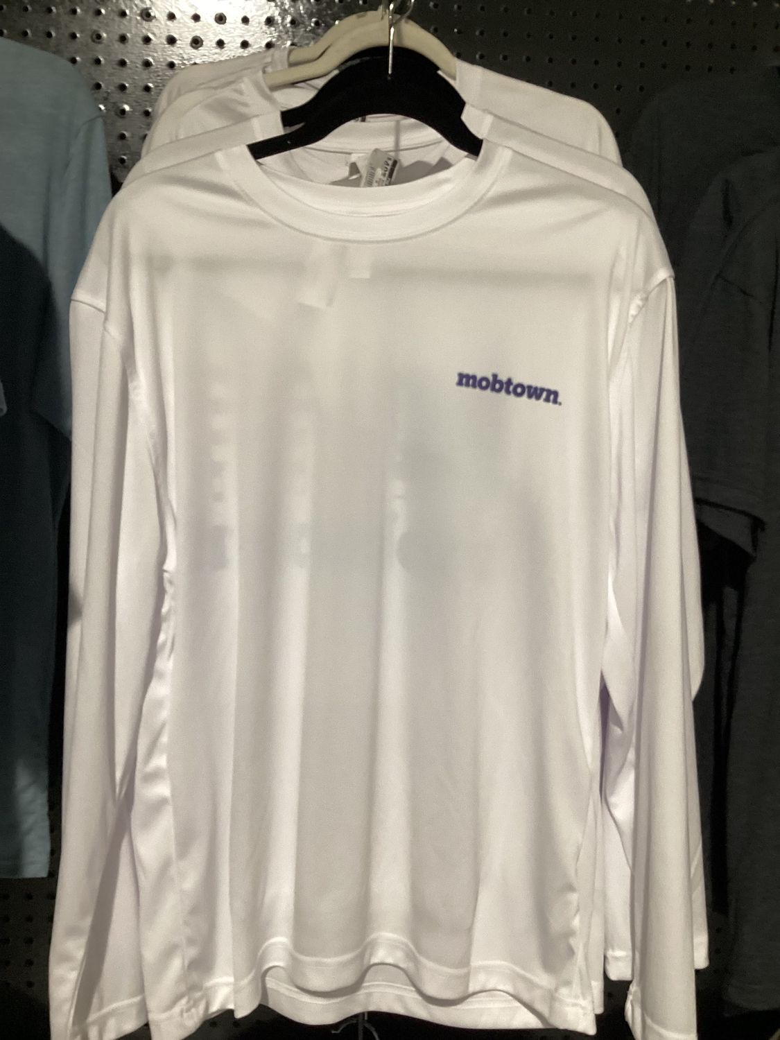 Mobtown Skyline Long Sleeve Performance Shirt -M