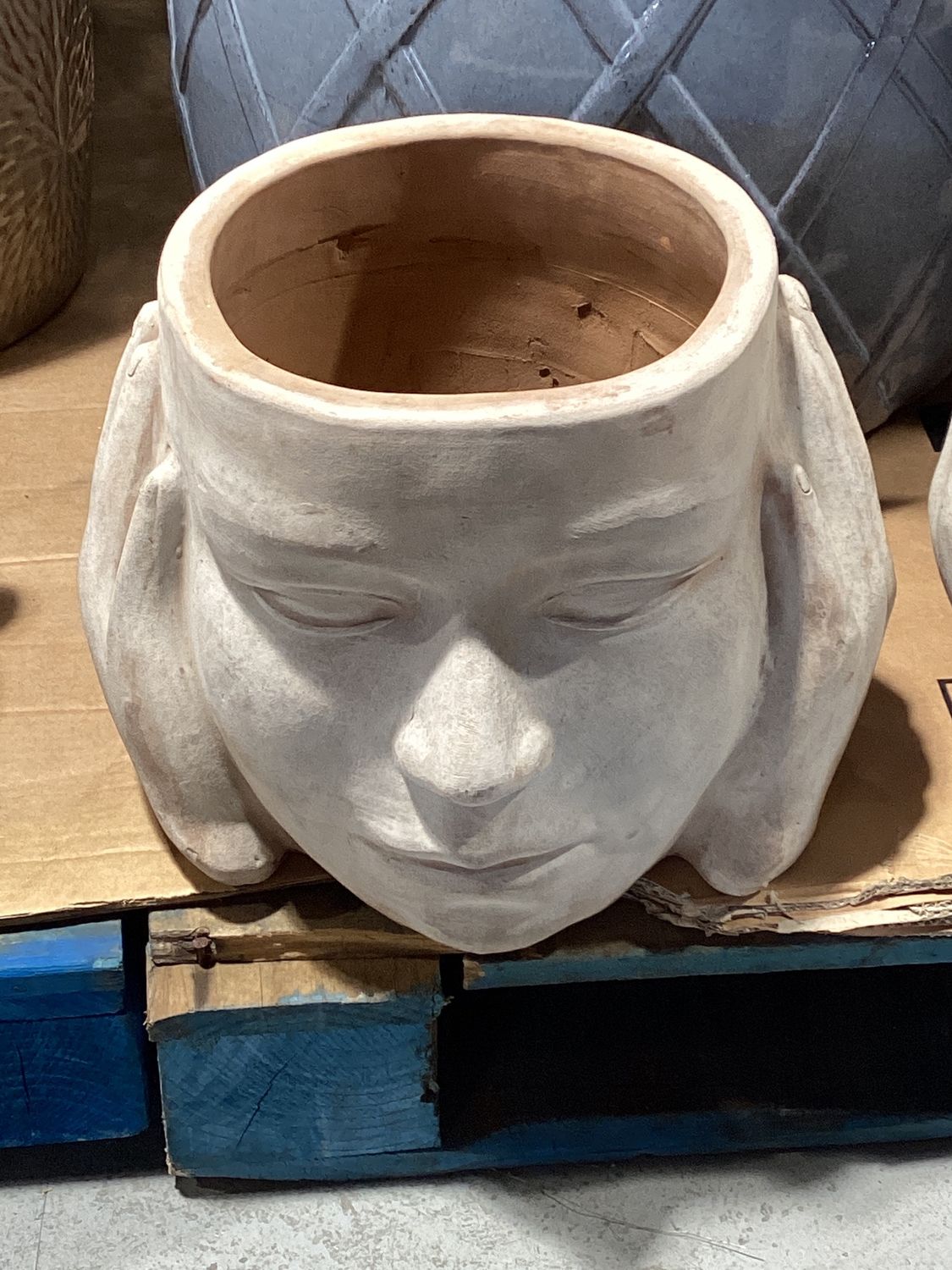 No Hear Head Planter, Mterra