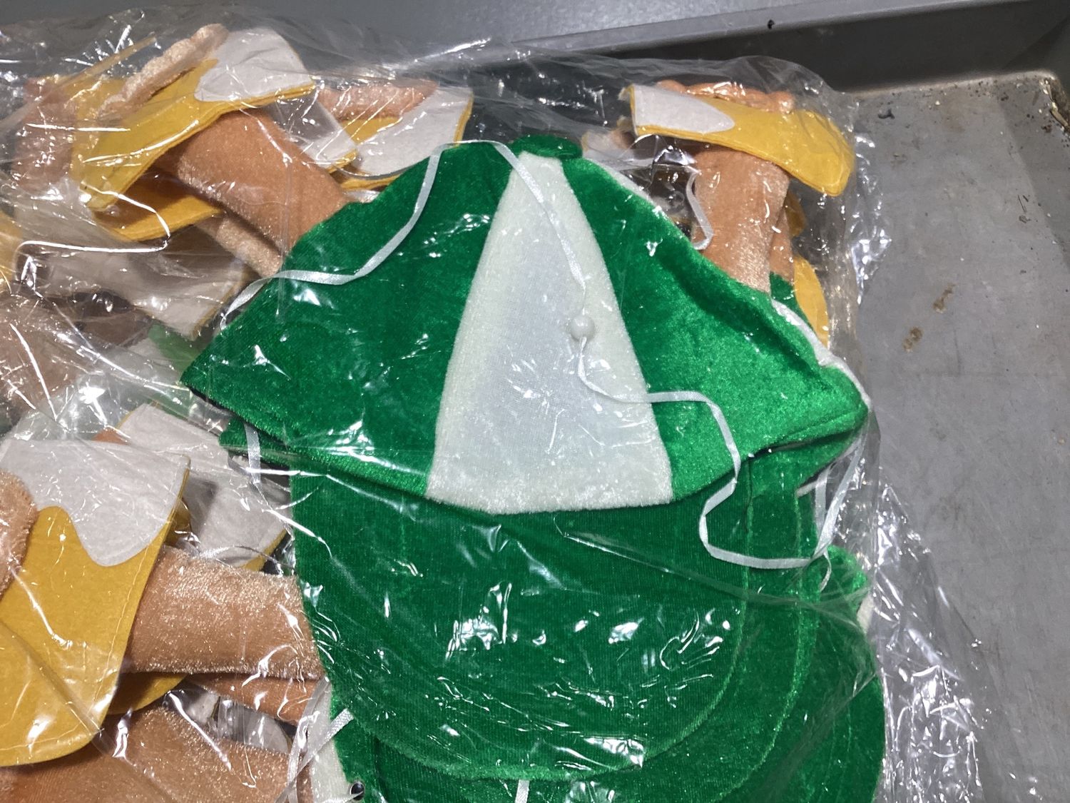 Plush St. Patrick's Day Mugs Cap (one size)