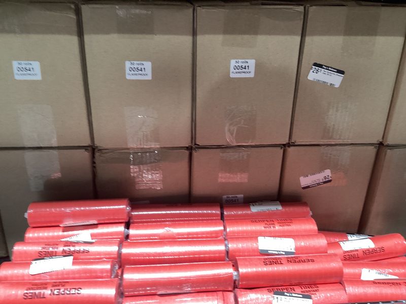 Red Serpentine Streamers Case (50 ct)