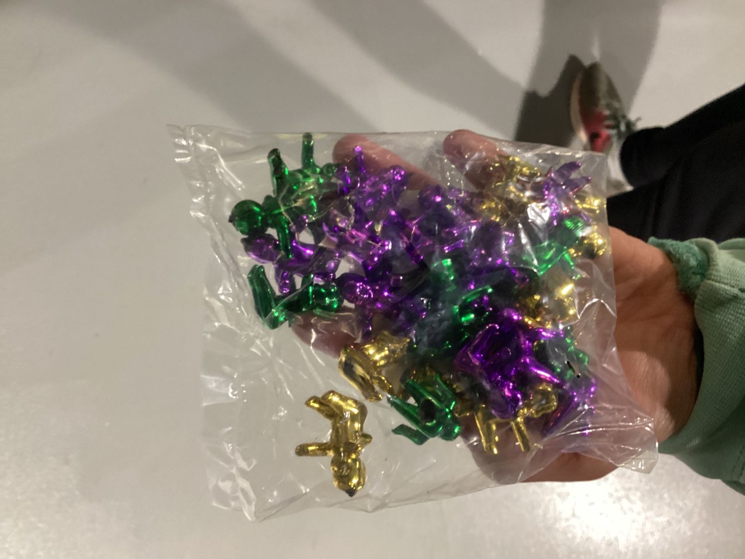 Small King Cake Baby 2.5cm - Metallic Purple, Green and Gold (3 dozen)